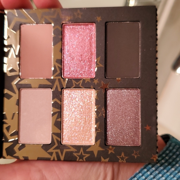 MAC Star-Sighting Eyeshadow palette in Fuchsia - Picture 2 of 4